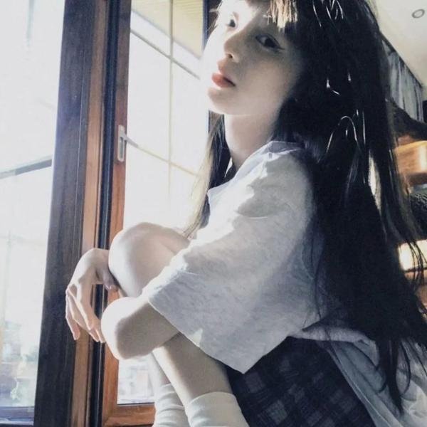 甜蜜寂寞女孩